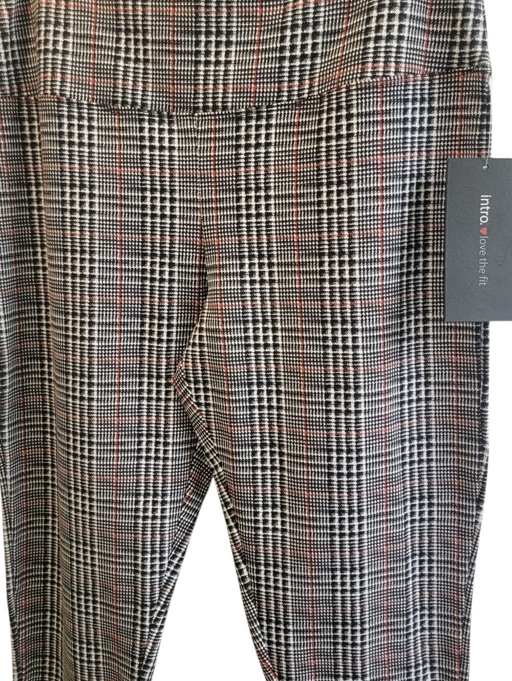 INTRO LOVE THE FIT BLACK, WHITE & RED PLAID LEGGINGS NWT - Picture 4 of 4